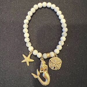 Lovely Beachside Stone Beaded Bracelet w/Charms Starfish Mermaid Sand Dollar